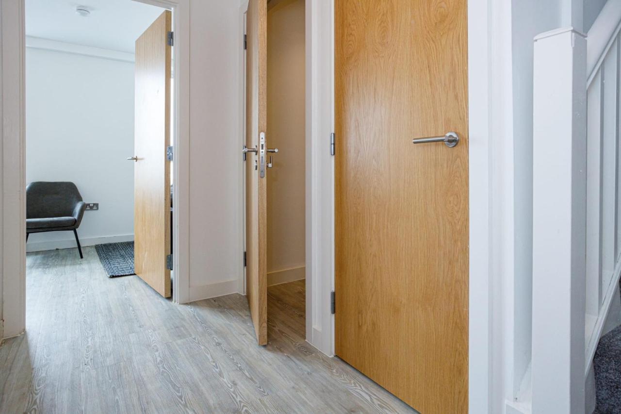 Contemporary 2 Bedroom Duplex In Salford Манчестер Экстерьер фото