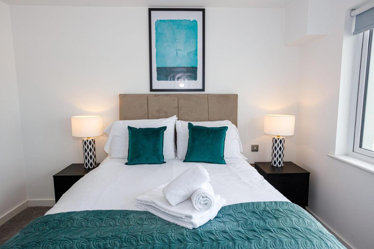 Contemporary 2 Bedroom Duplex In Salford Манчестер Экстерьер фото